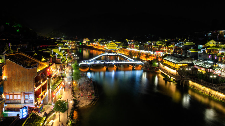 凤凰古城夜景