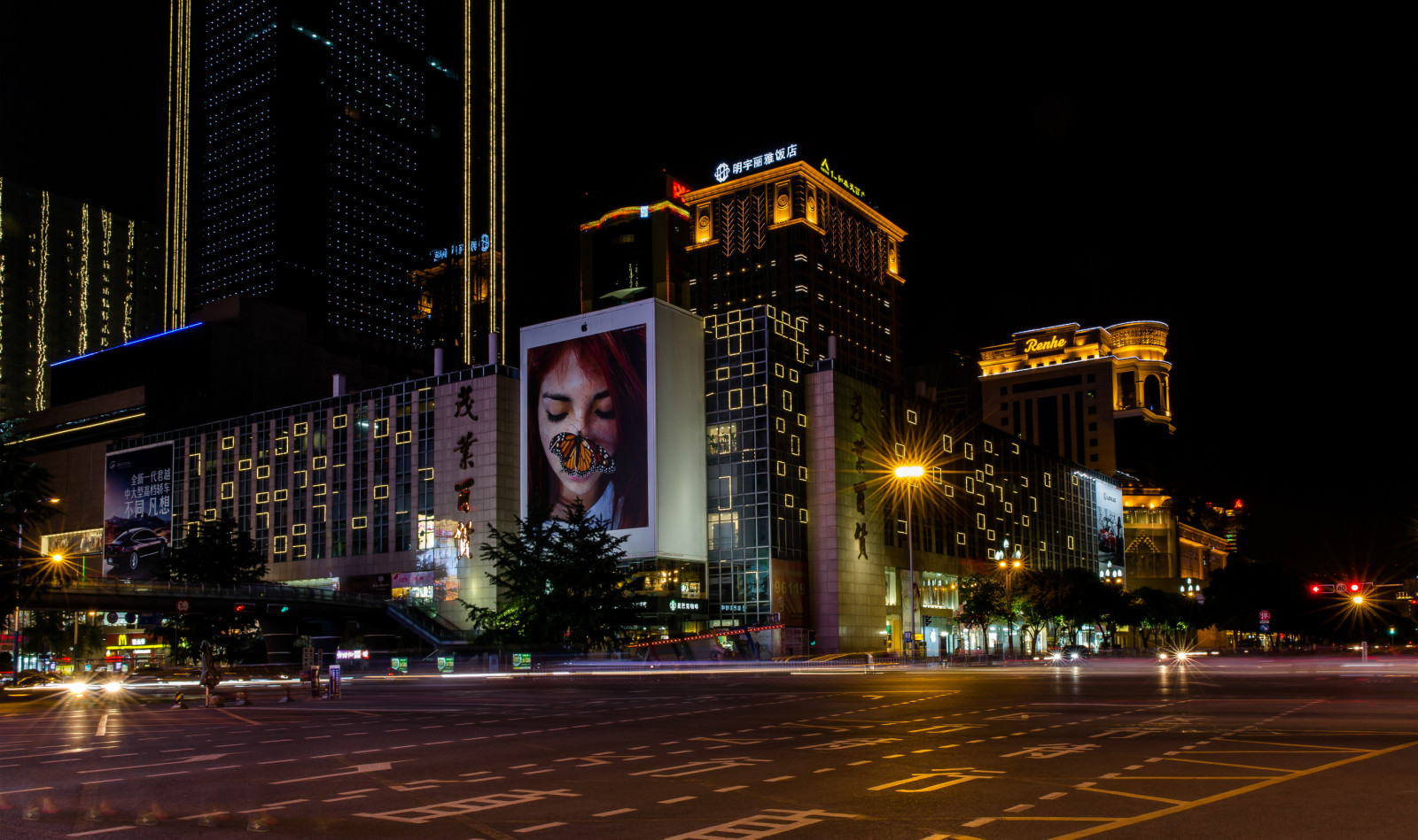 在成都天府广场拍夜景的尴尬