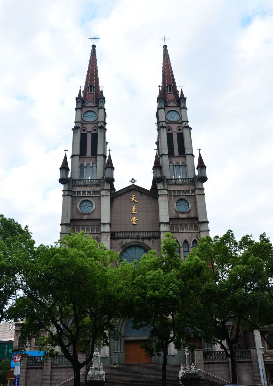 宁波天一广场中的天主堂