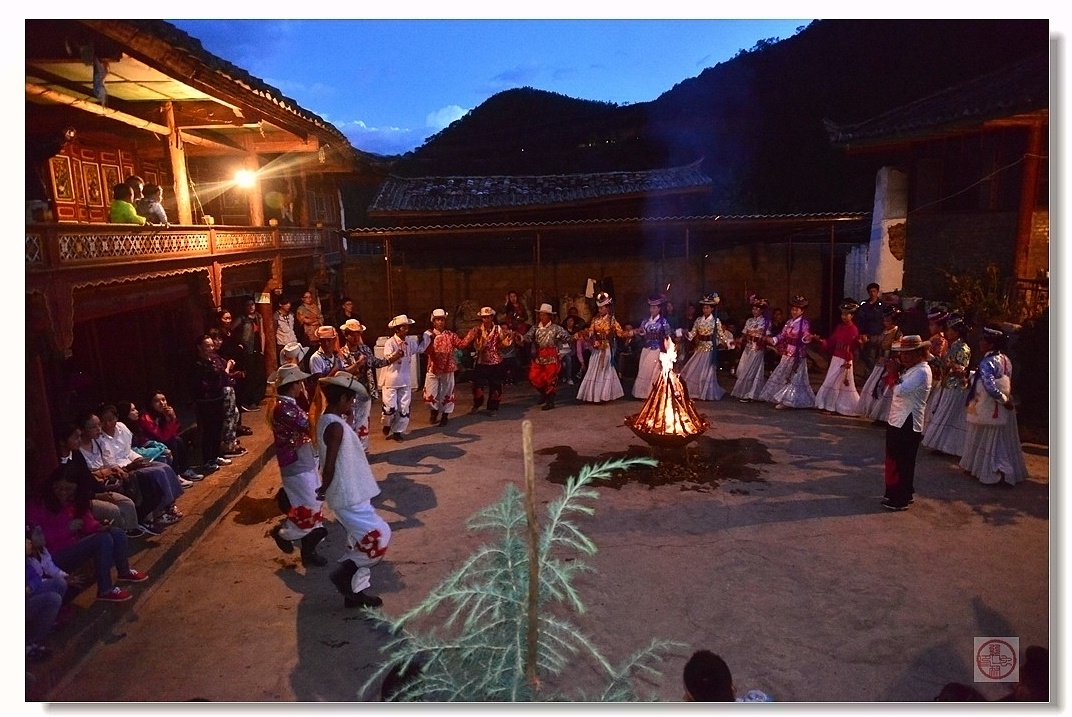 高原明珠泸沽湖摩梭人的篝火晚会14