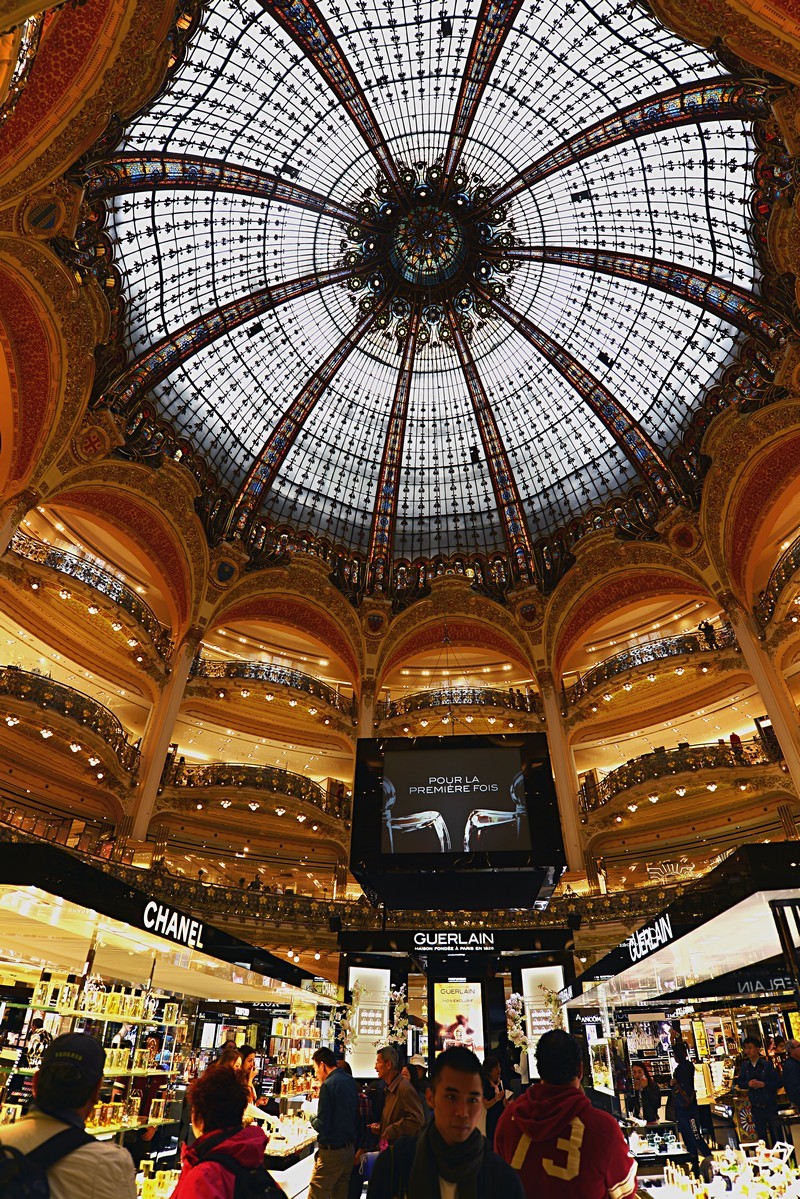 法国巴黎"老佛爷"超级购物中心