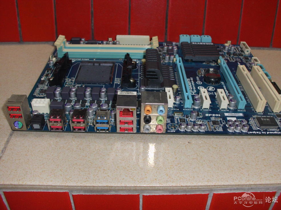 出技嘉H55\/技嘉970\/华硕B85主板、另有4个志