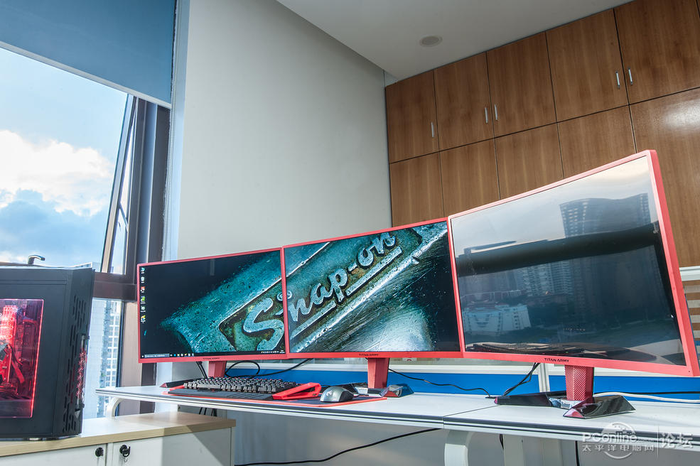 据闻这样玩英雄联盟是上帝视野模式?红黑主题