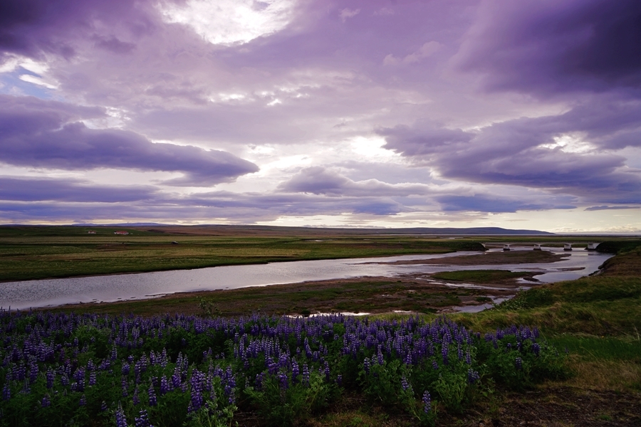 【天气多变的冰岛草原摄影图片】风光旅游摄影
