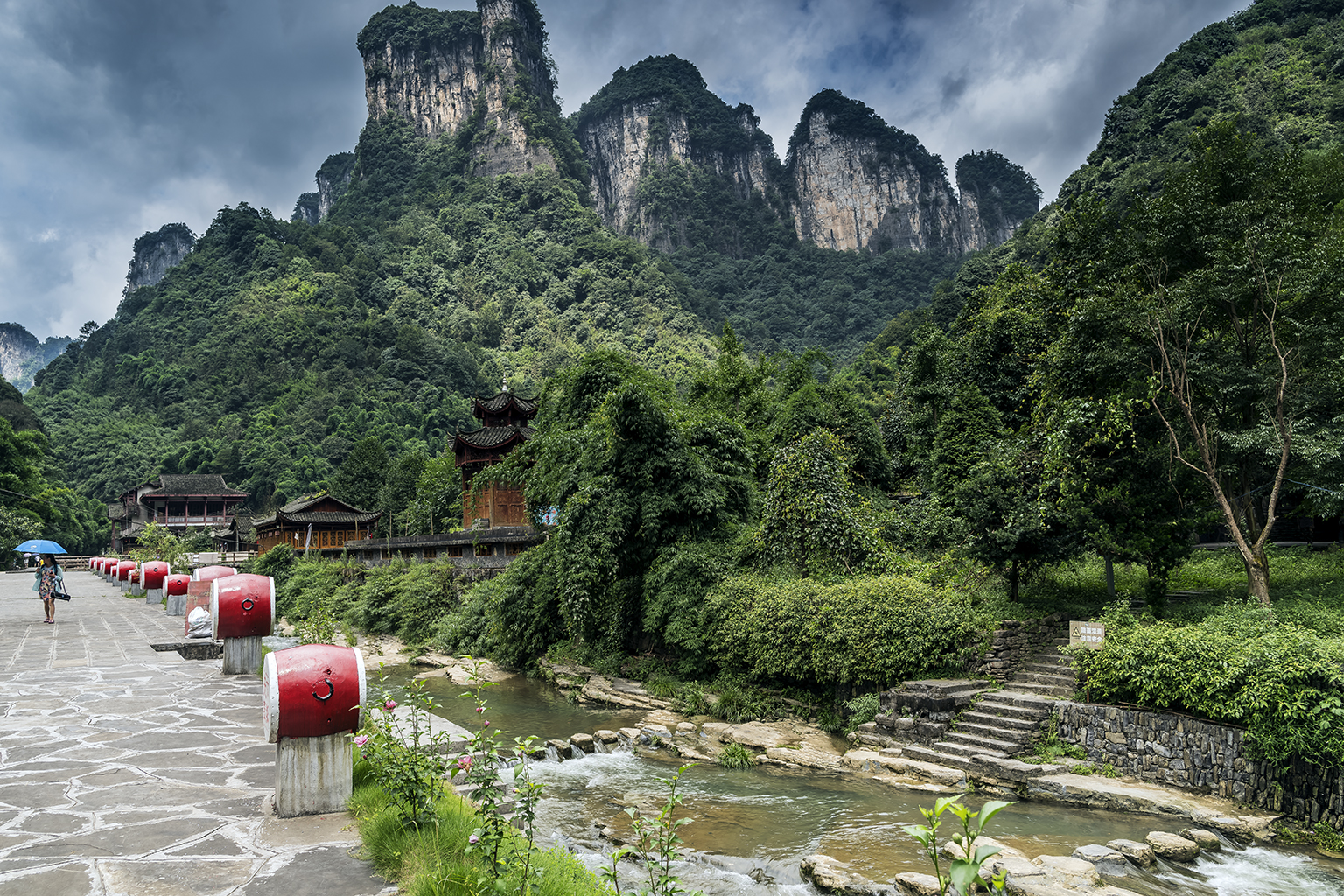 德夯苗寨峡谷风光