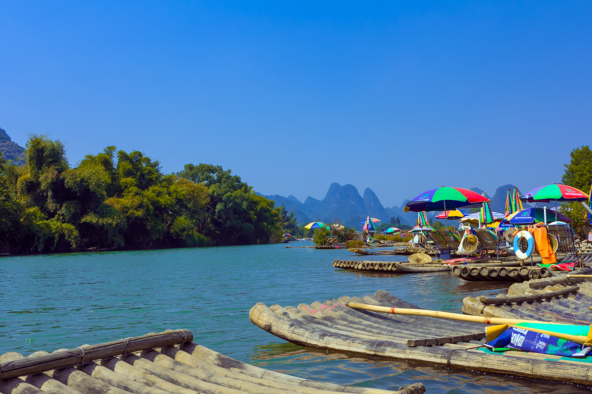 桂林阳朔遇龙河遇龙桥风景区