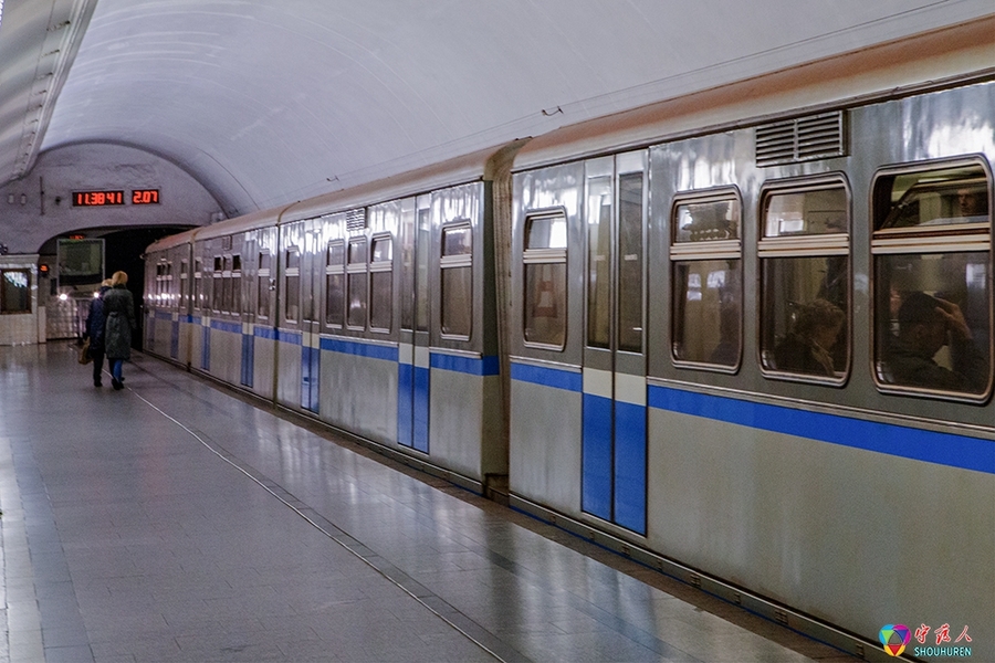 【金色俄罗斯--莫斯科的地铁摄影图片】风光摄