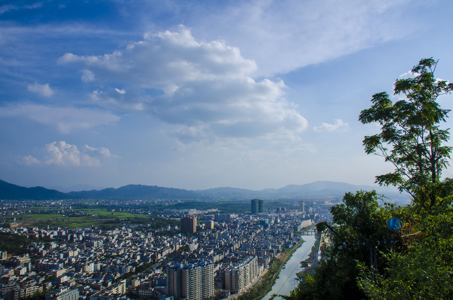 灵山县城