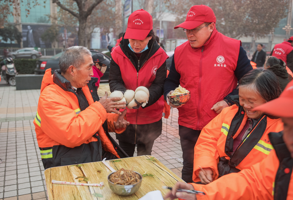 爱心公益志愿者:为清洁工供应免费早餐