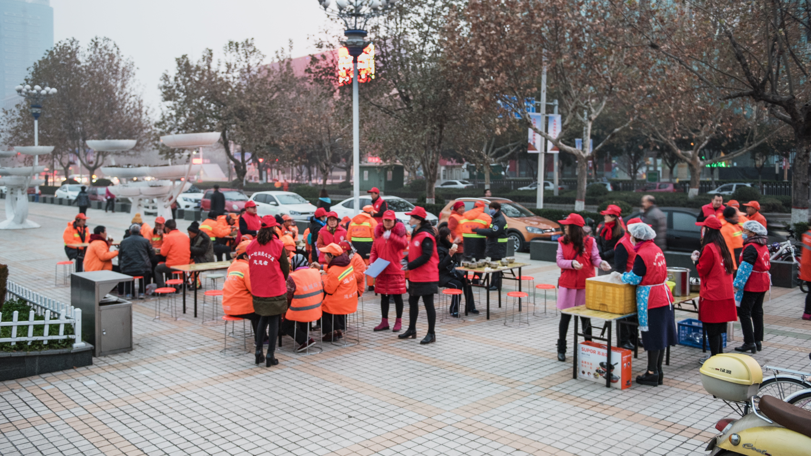 爱心公益志愿者:为清洁工供应免费早餐