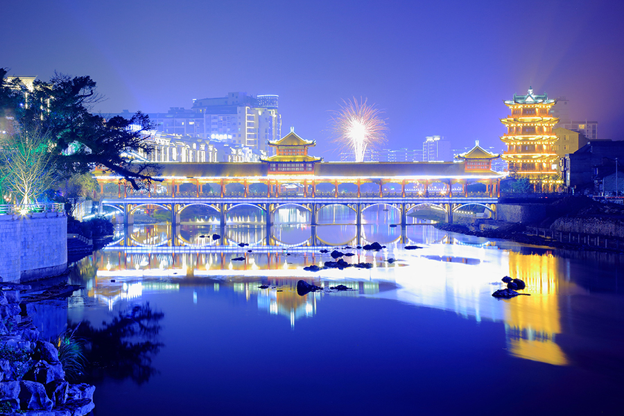 小城夜景——长寿之乡,广西蒙山