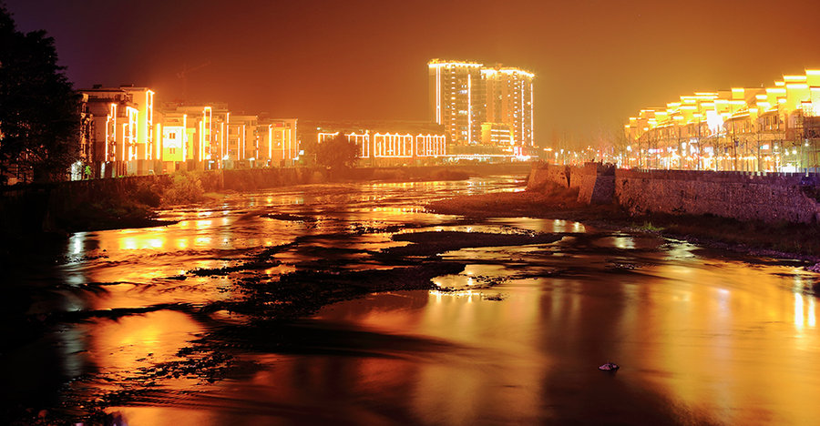 小城夜景——长寿之乡,广西蒙山
