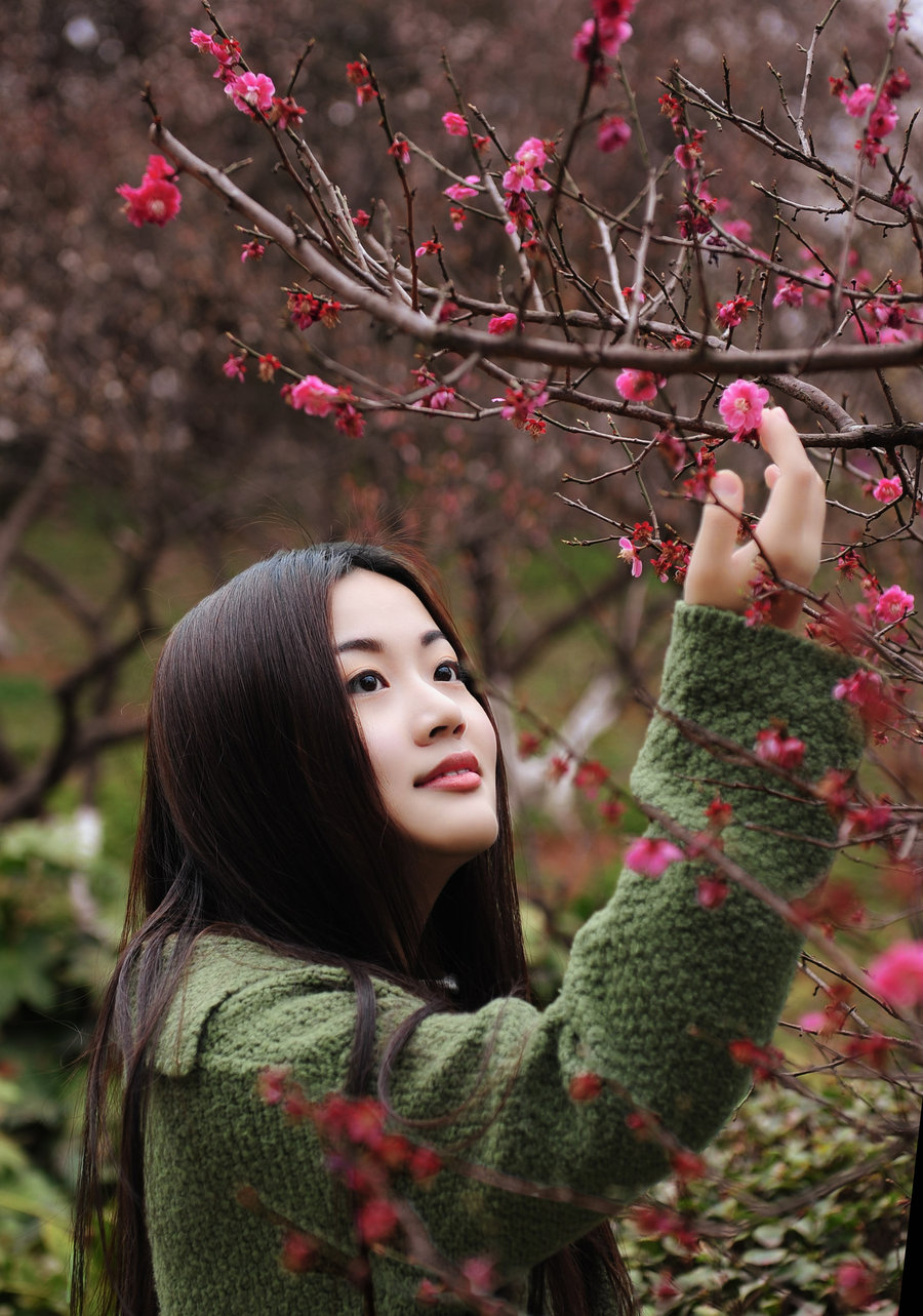 【梅花盛开的季节摄影图片】人像摄影_太平洋电脑网