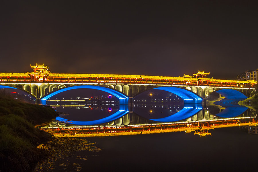 婺源廊桥夜景