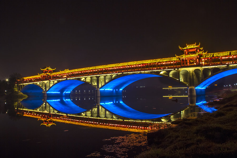 婺源廊桥夜景