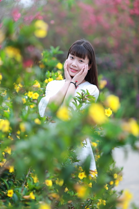 花丛少女