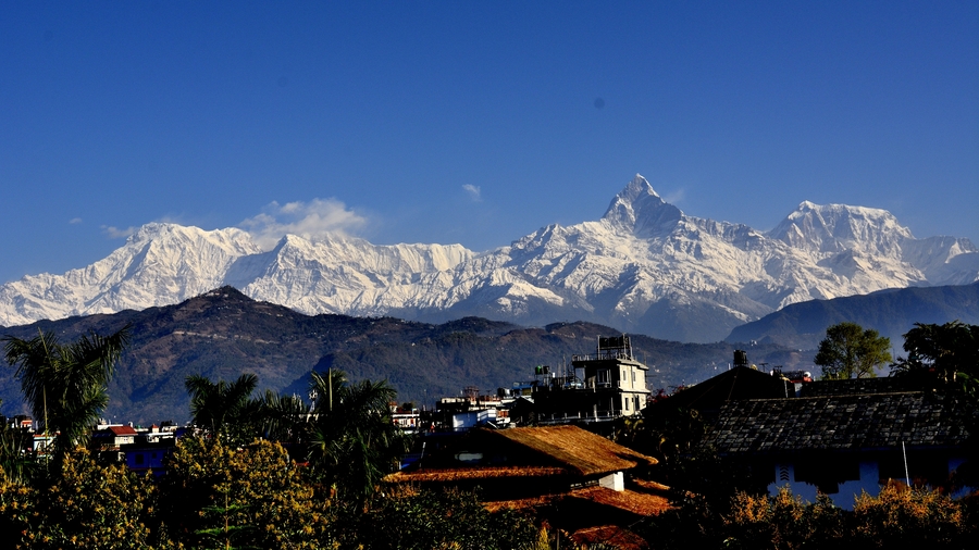 在尼泊尔看雪山