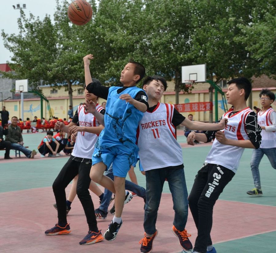 中小学生篮球比赛