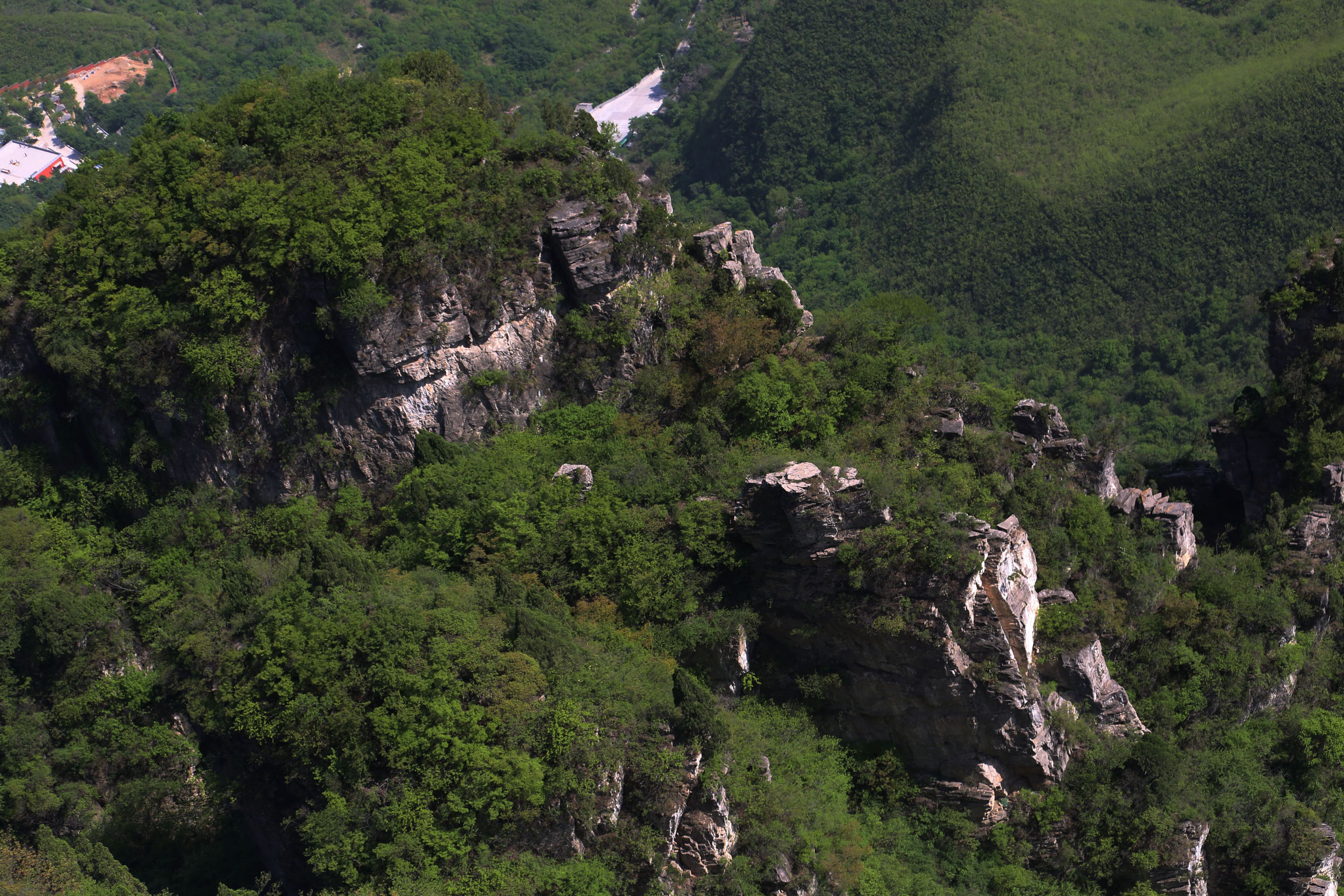 走进云台山最高峰"茱萸峰.