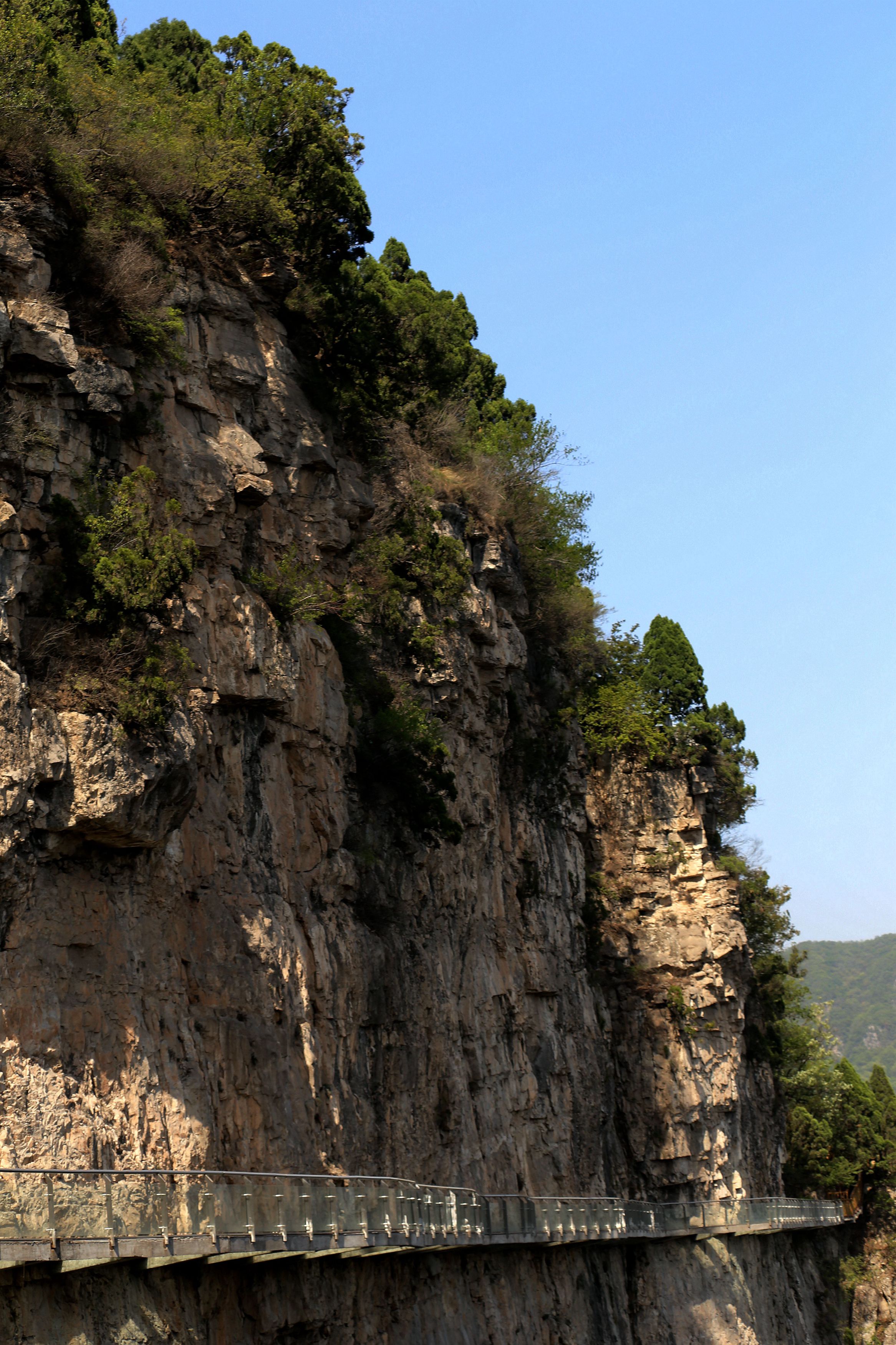 走进云台山最高峰"茱萸峰".