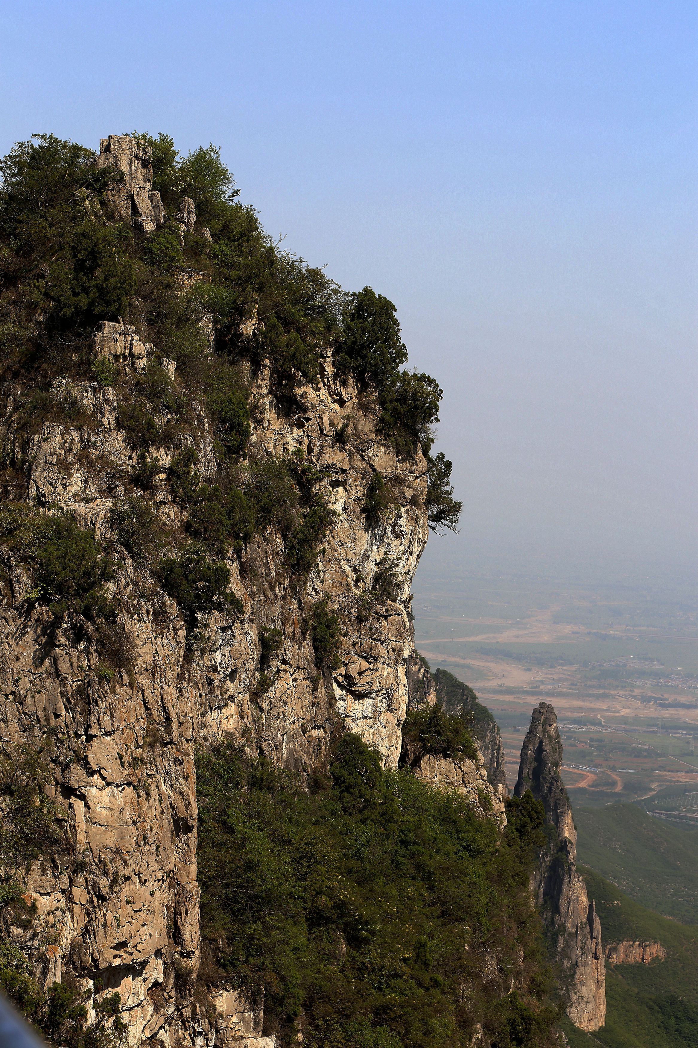 走进云台山最高峰"茱萸峰".