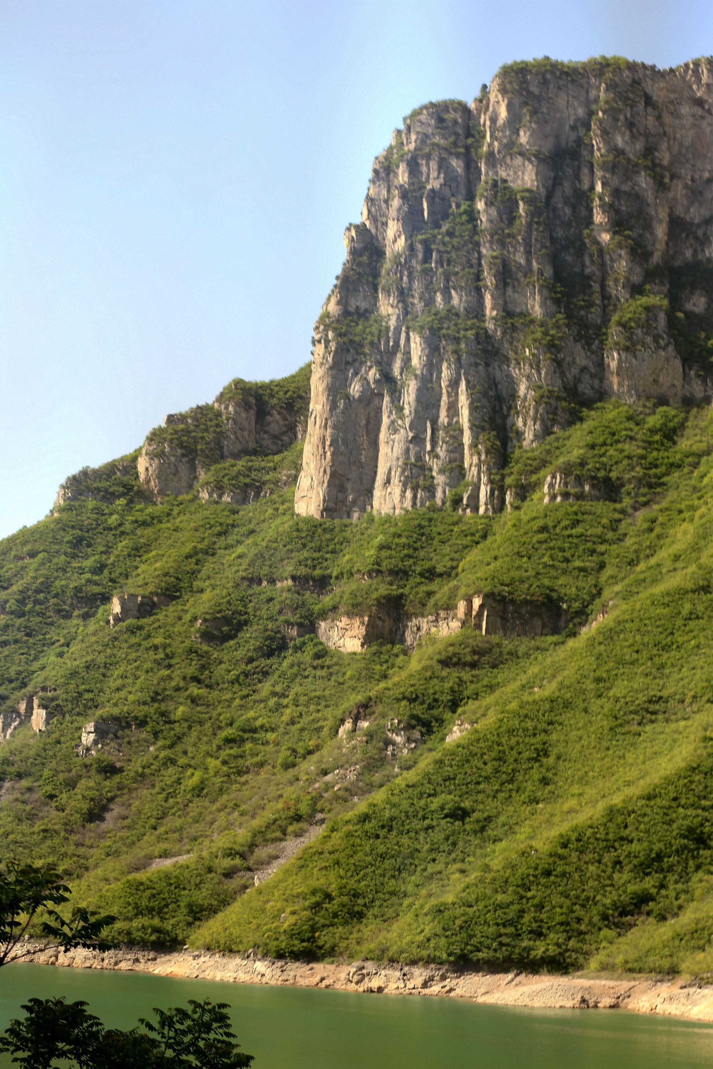 走进云台山最高峰"茱萸峰".