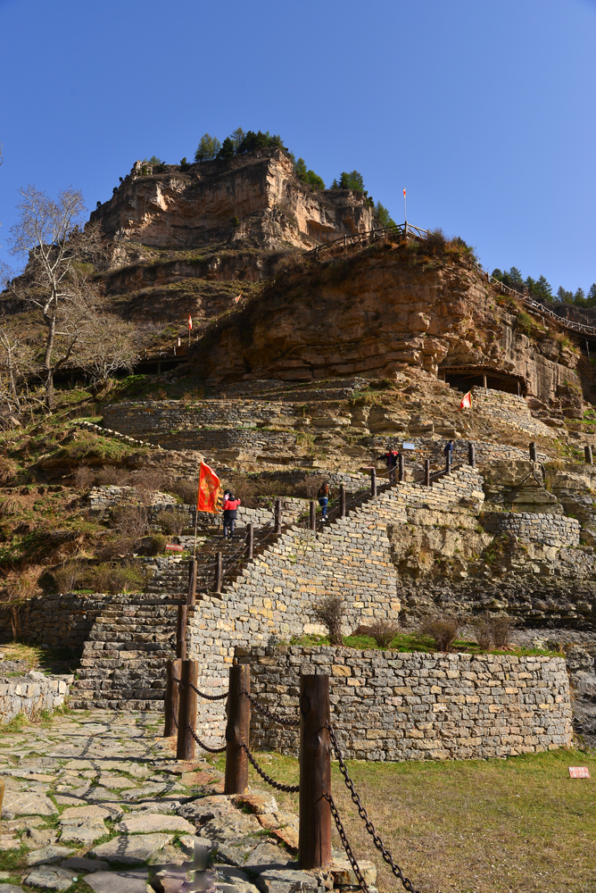 山西旅游图片——芦芽山之悬空村