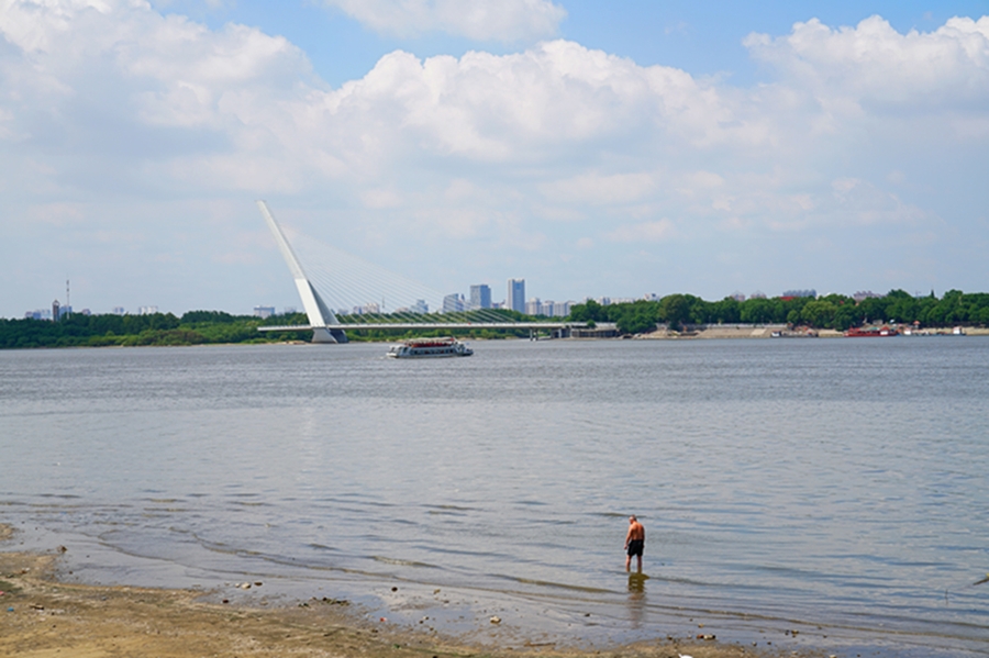 江边风景