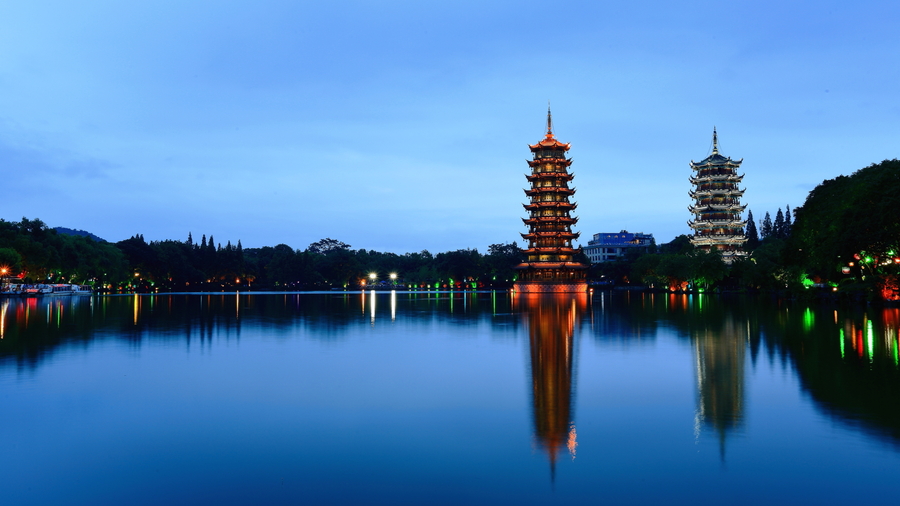 杉湖日月塔夜景 ( 桂林 )