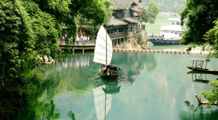 山水仙境:三峡人家龙进溪