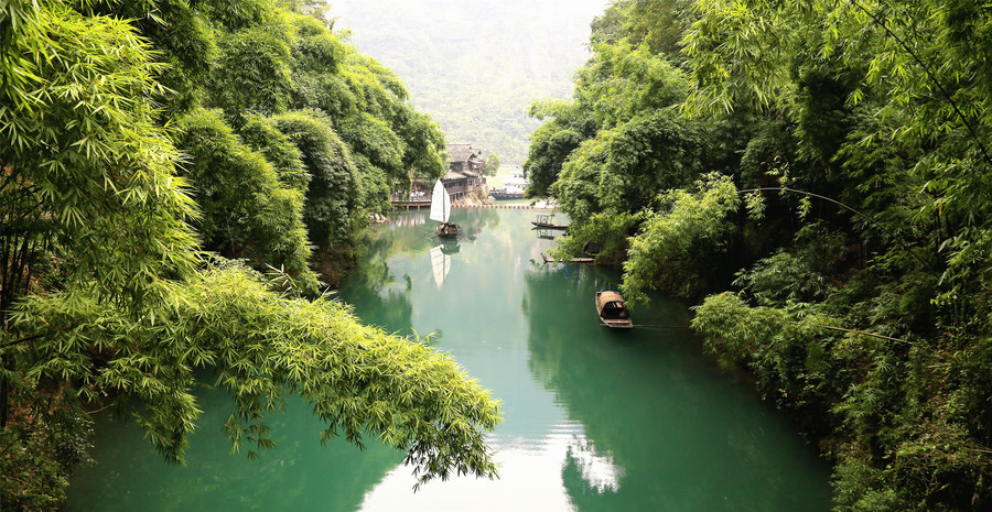 山水仙境:三峡人家龙进溪 (共 19 p)