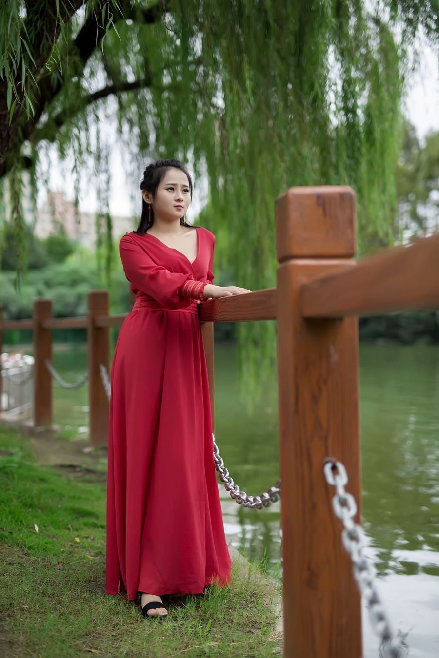【红裙姑娘摄影图片】人像摄影_老程_太平洋电脑网
