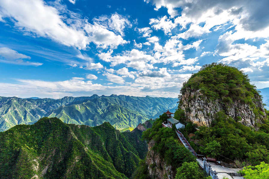 登上山顶看风景这边独好