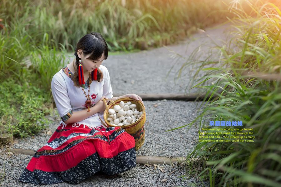 【采蘑菇的小姑娘摄影图片】人像摄影_太平洋电脑网摄影部落