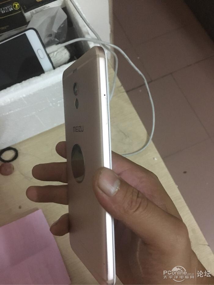 出两台闲置手机,魅蓝note6跟苹果6s_二手手机