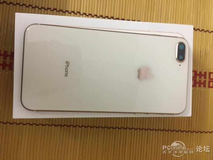 5366 出京东抢到国行苹果8P 64G 金色