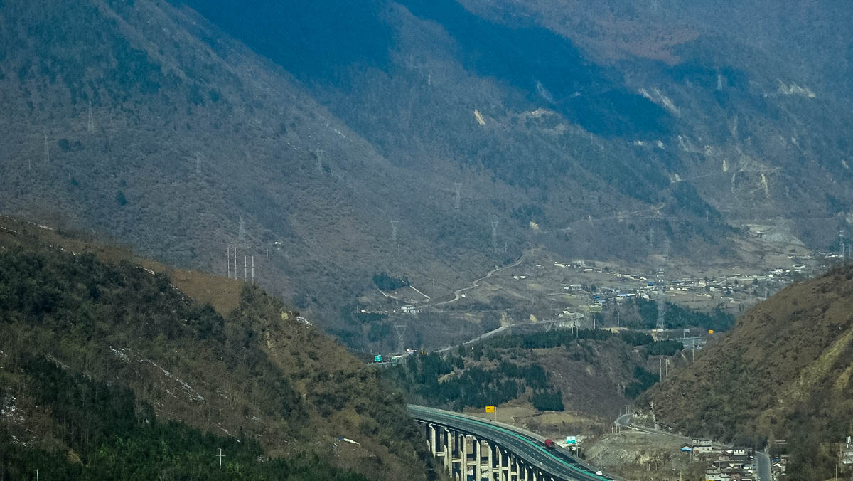 风雪凛冽拖乌山