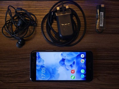 2400出蓝色港版 HTC U11 6+128