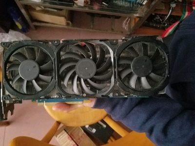 几片中端显卡RX570 GTX770 GTX680 GTX10