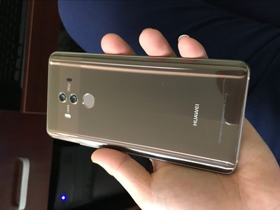 出售华为mate10Pro 6+128G摩卡金顶配,标题听