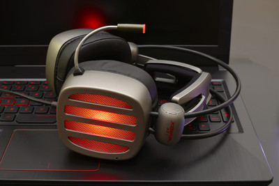 实事求是,用了专业电竞外设也不能秒职业选手