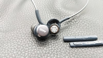 出售原装越南版akg 三星s8配机耳机