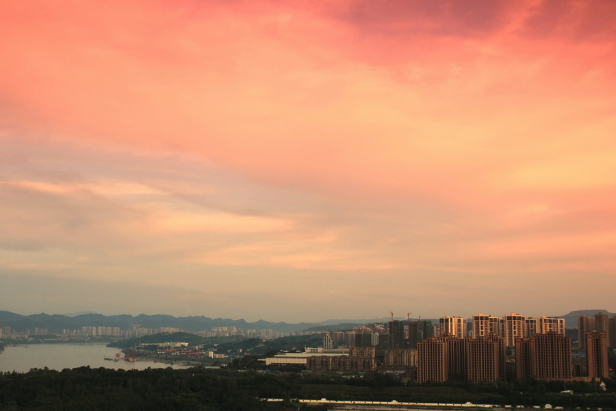 黄昏时的窗外风景 (共p)