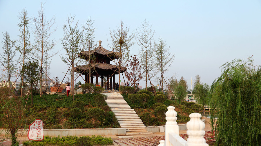 建设中的龙安公园