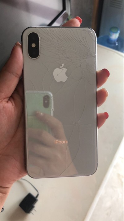 苹果X 京东1月份买的9.5新,后壳玻璃破裂,可以