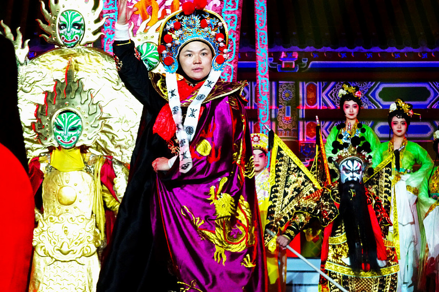 新颖的川剧变脸艺术