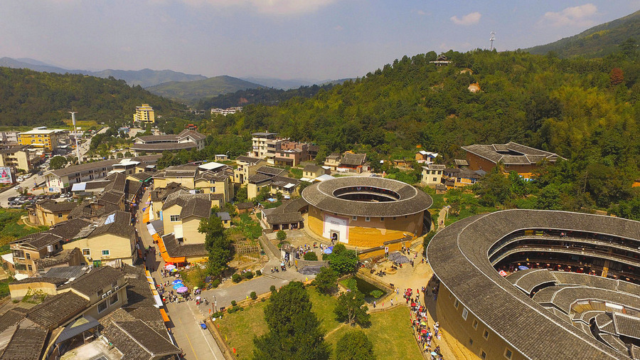 航拍福建永定土楼群