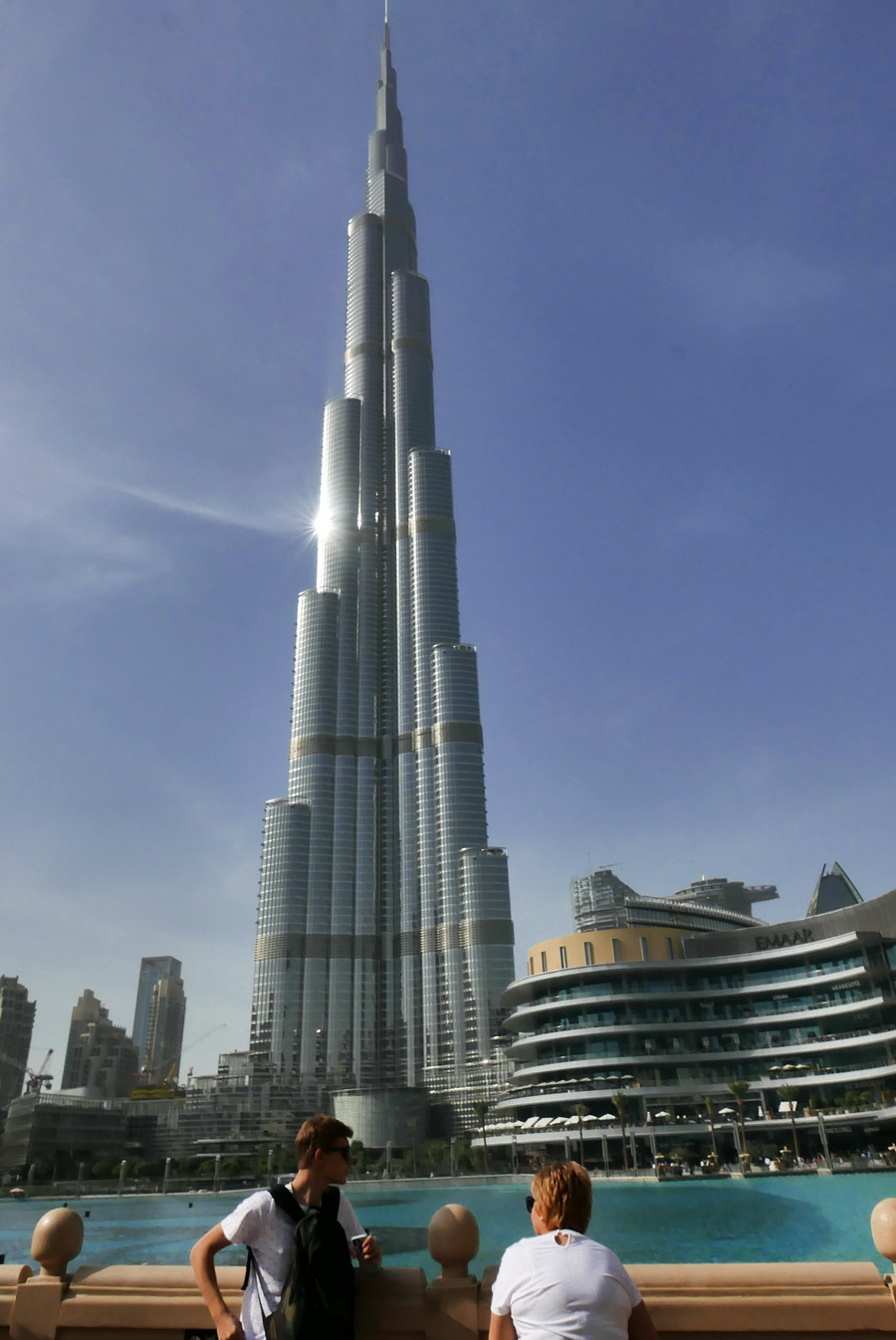 世界最高建筑一一哈利法塔