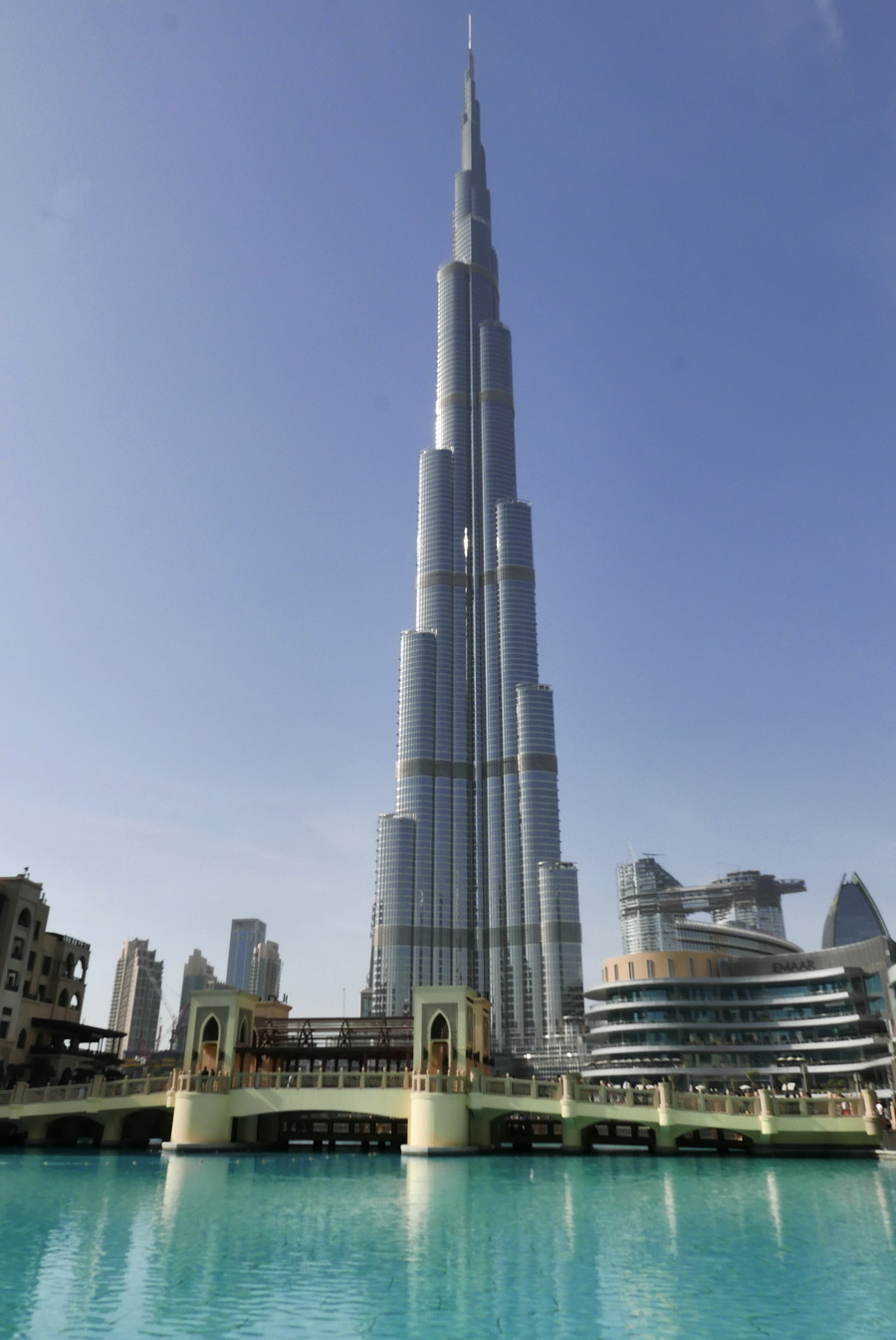 世界最高建筑一一哈利法塔