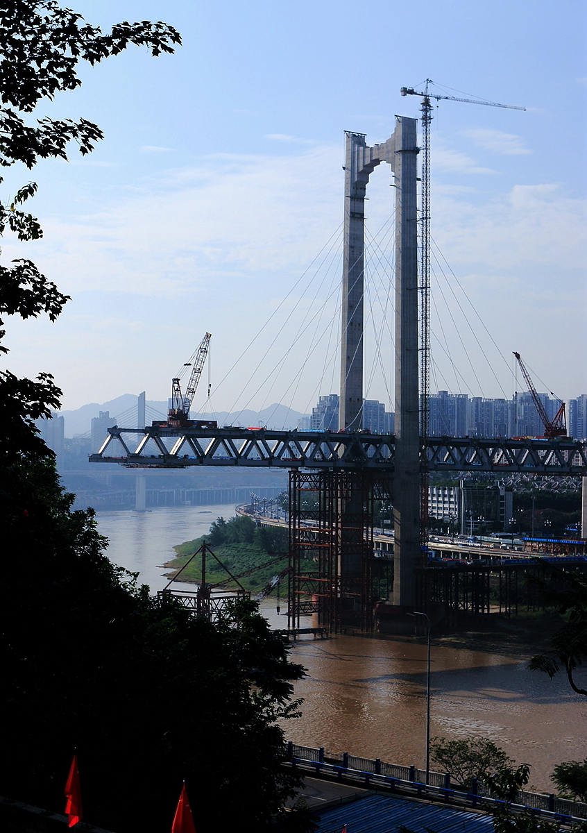 建设中的"重庆红岩村大桥"